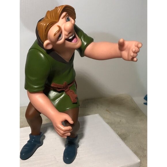 Disneys Hunchback Of Notre Dame Figurine Set Book  Clopin Puppet Drum McDonald's - Picture 5 of 9